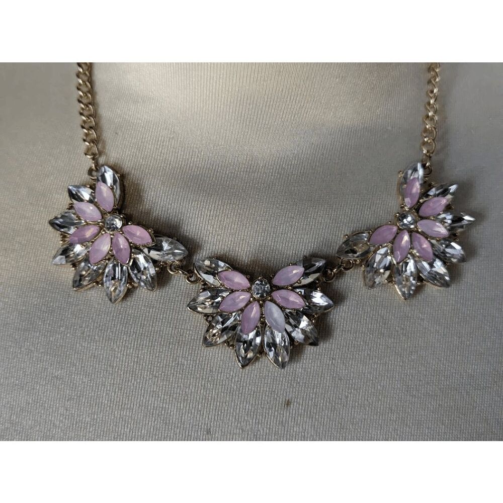 Unbranded Chunky Blush Pink and Frosted White Stones Floral Motif Collar Necklac